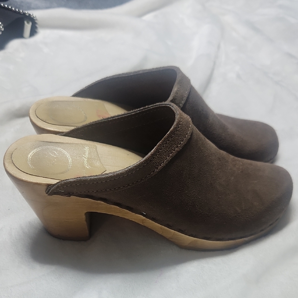 No. 6 Brown Suede Mules